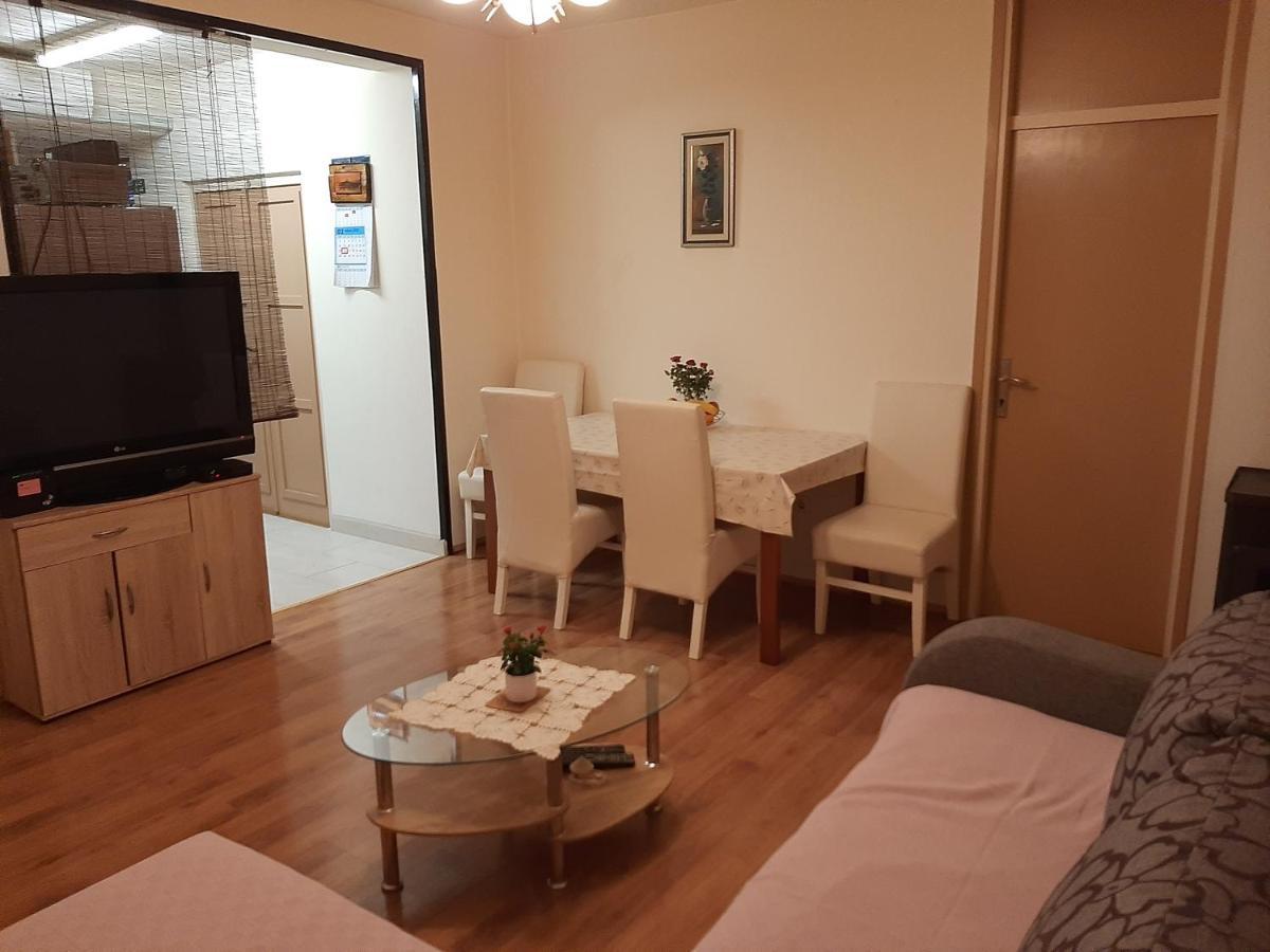 Apartment Mia โรวีน ภายนอก รูปภาพ